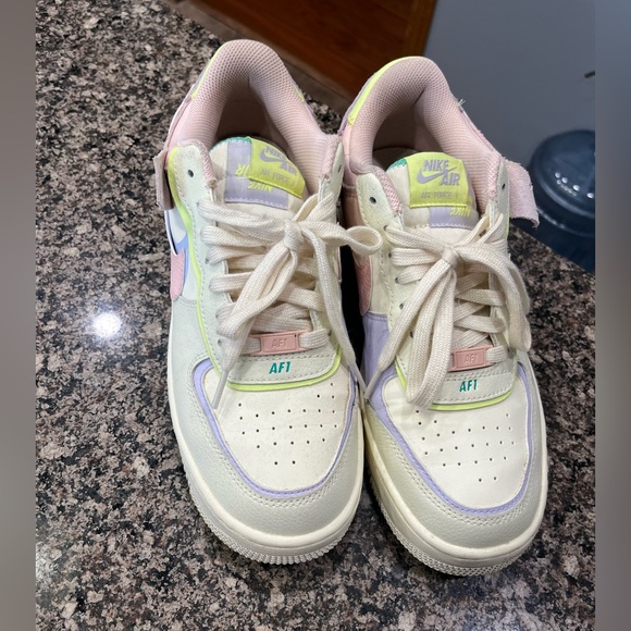 Nike Air Force one low shadow colour way cashmere, only worn a number of times - Picture 3 of 4